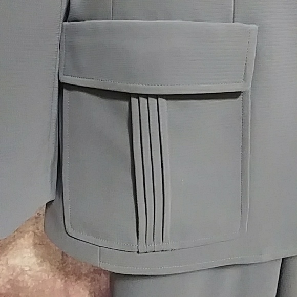 Tahari - Picture 3 of 3